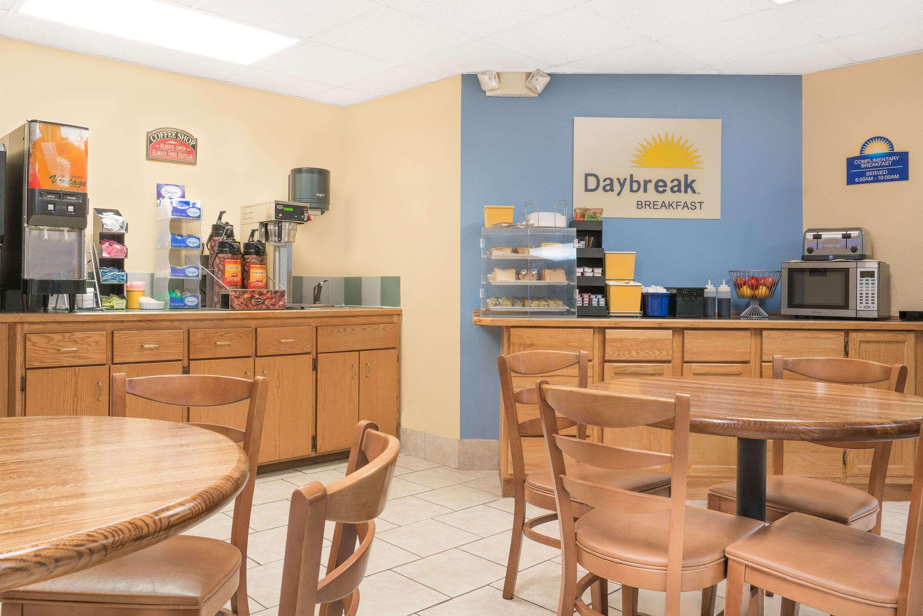 Days Inn By Wyndham Alexandria Mn Buitenkant foto