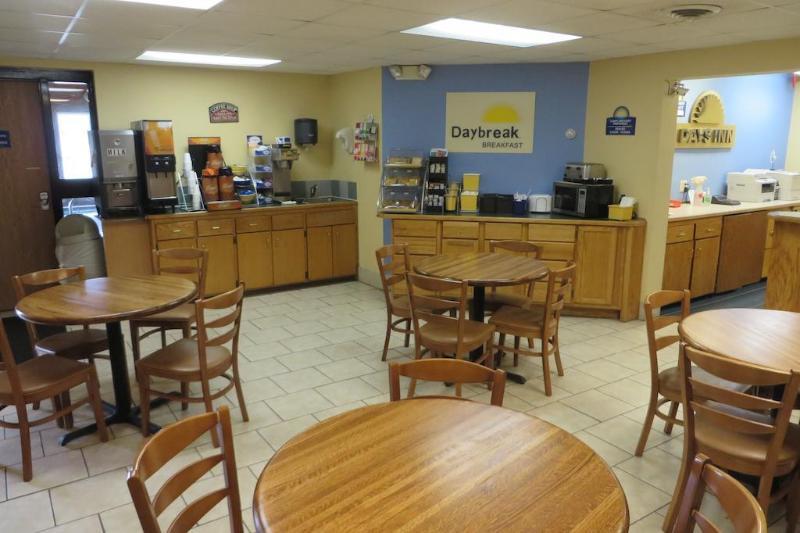 Days Inn By Wyndham Alexandria Mn Buitenkant foto